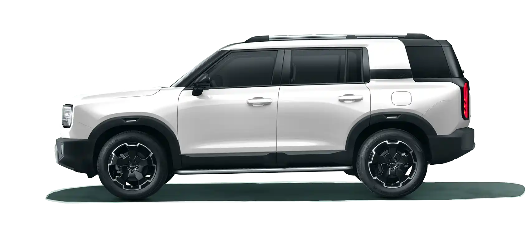 BAIC B30 SUV Elite Adventure side view in white
